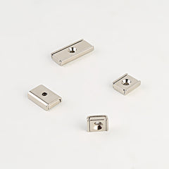 Rechthoekige Neodymium Potmagneet met Verzonken Gat – Nikkel Coating