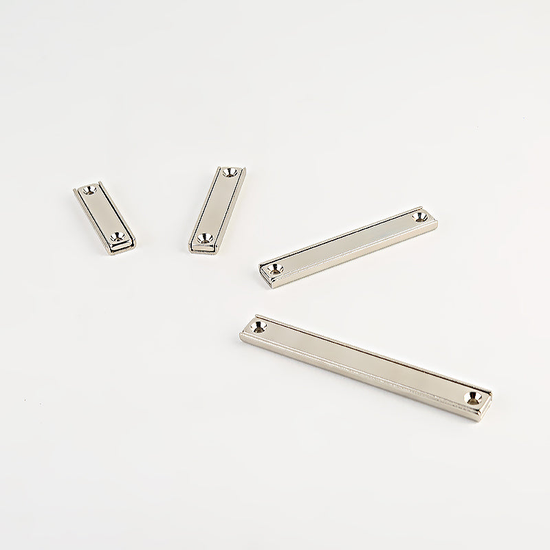 Rechthoekige Neodymium Potmagneet met Verzonken Gat – Nikkel Coating