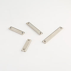 Rechthoekige Neodymium Potmagneet met Verzonken Gat – Nikkel Coating