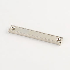 Rechthoekige Neodymium Potmagneet met Verzonken Gat – Nikkel Coating
