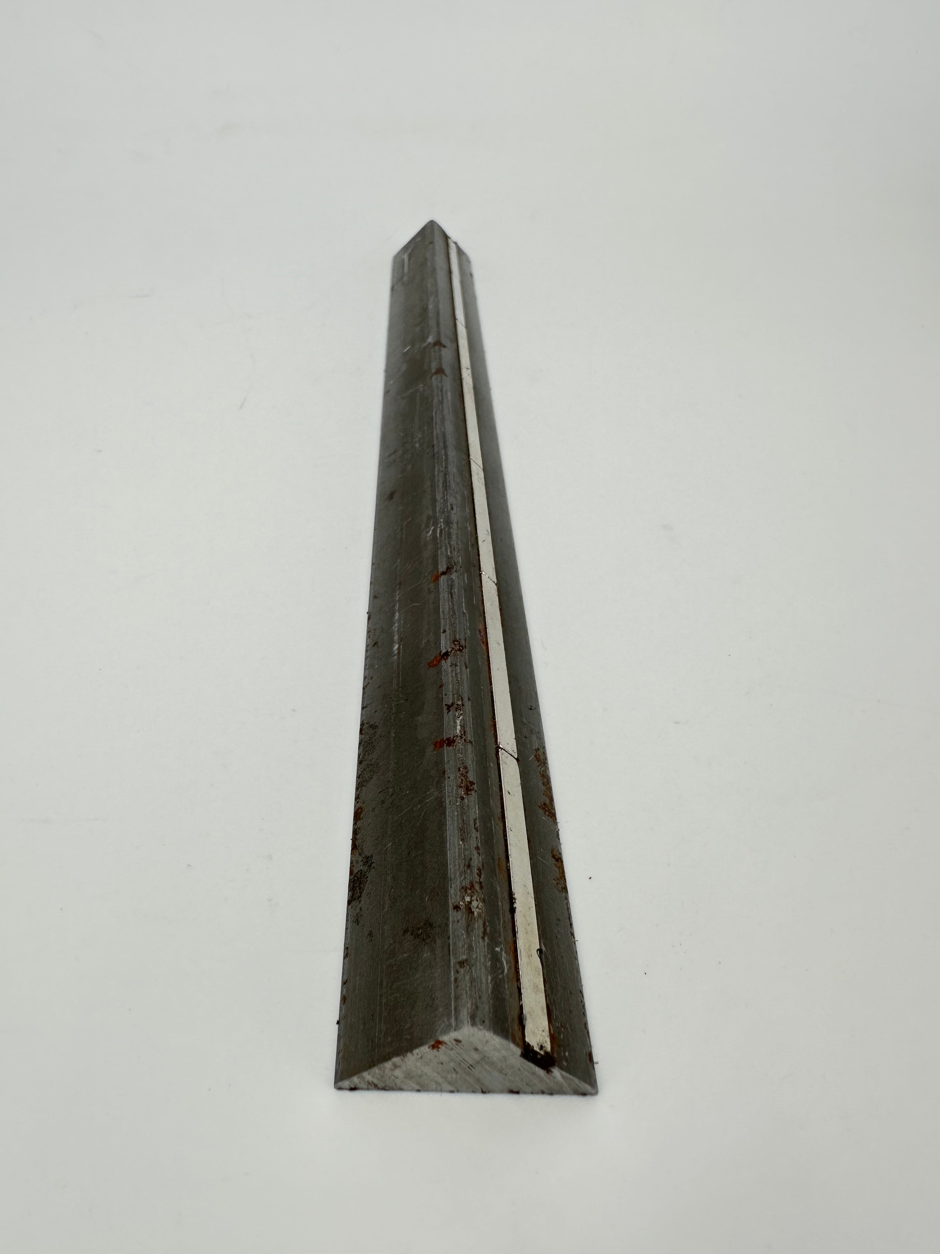 Steel magnetic chamfer